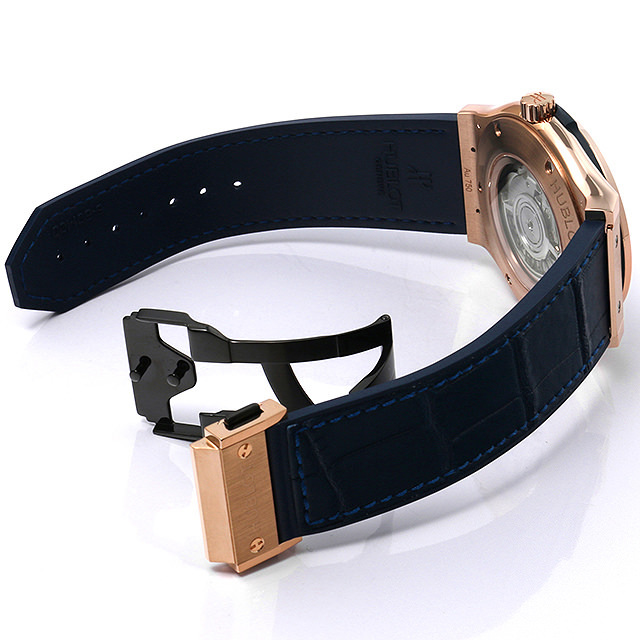 The wrist watches are also equipped with transparent sapphire case backs.