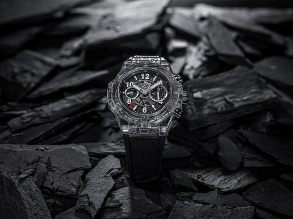 The 45 mm sapphire crystal model looks stronger and will fit the men wearers more powerful.