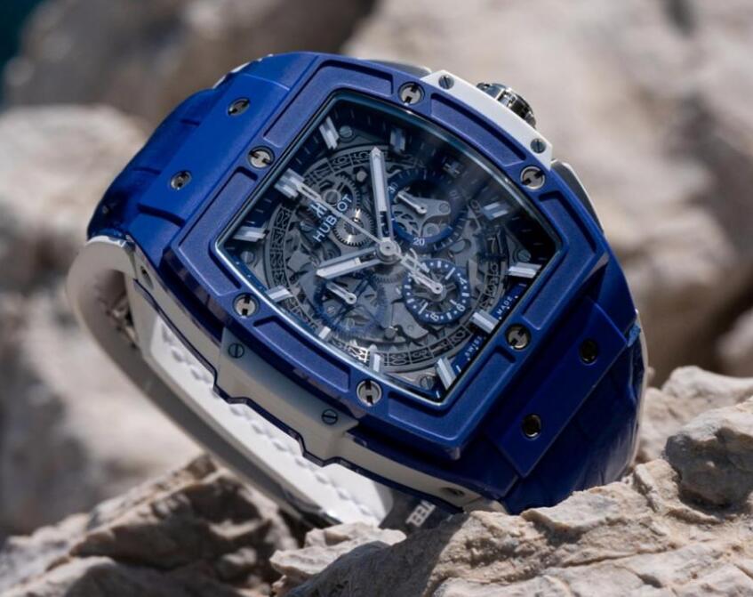The integrated design of the Hublot is blue even the date window and sub-dials are in blue.