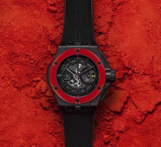 The red ceramic bezel is really striking among the integated black tone.