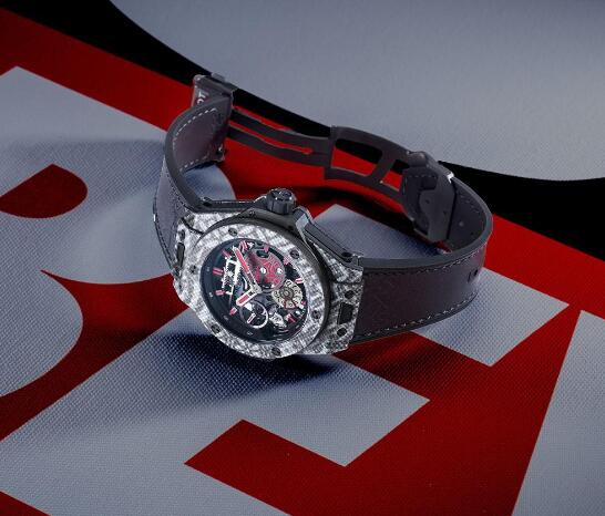 The integrated design of this Hublot is quite different from other models.